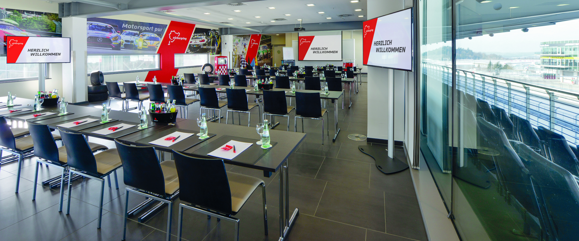 Neuer Namenspartner am Nürburgring: VIP-Bereich heißt jetzt Coca-Cola business°lounge