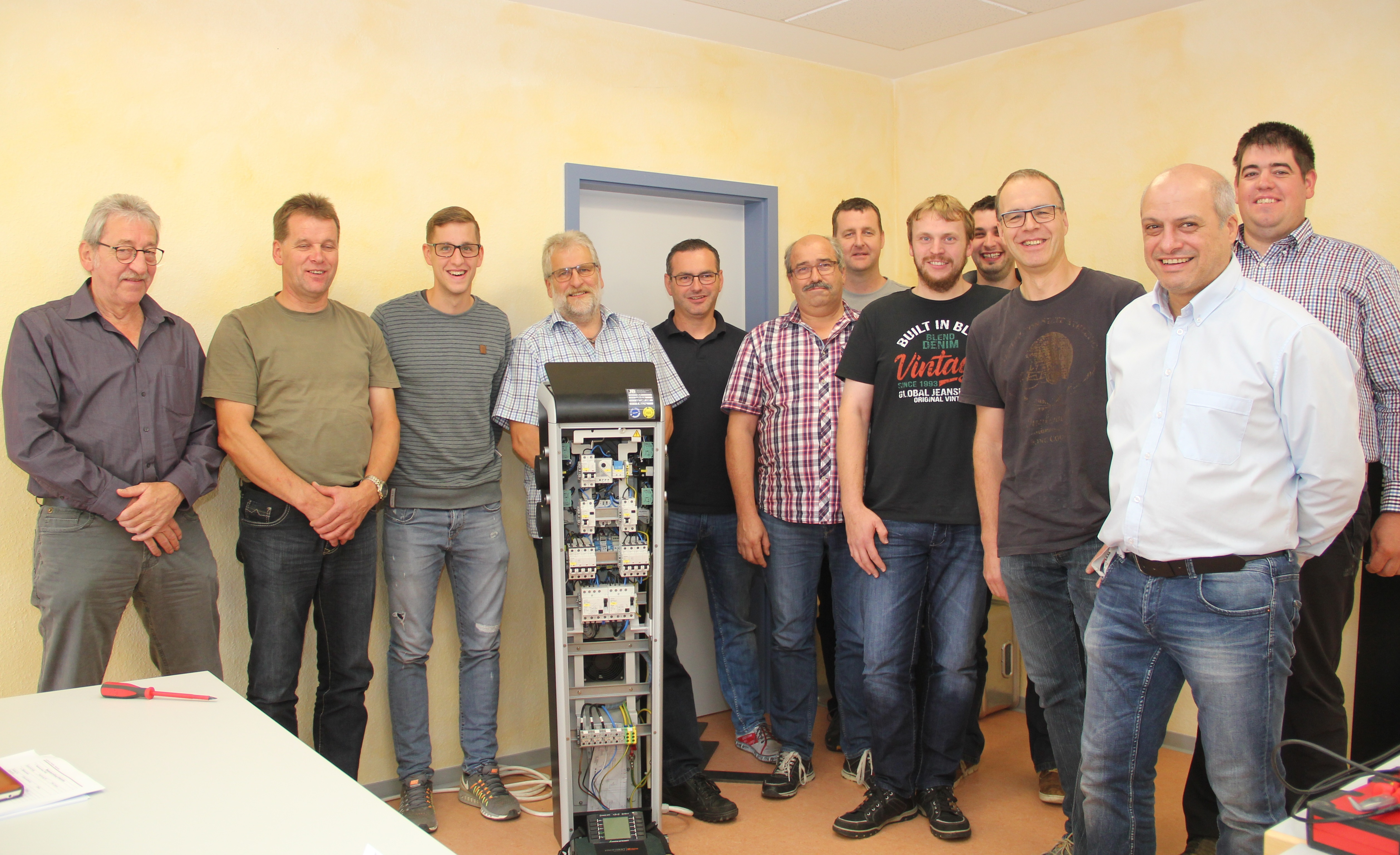 Innungsbetriebe werden E-Mobilität-Fachbetriebe - Fachseminar der Elektroinnung Westeifel